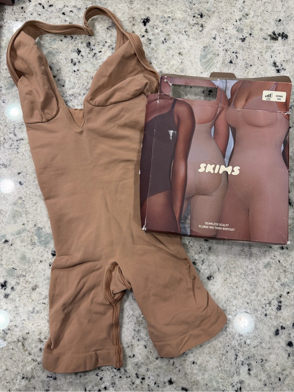 Nordstrom Customer Return  *  SKIMS Seamless Sculpt Plunge Mid-Thigh Bodysuit